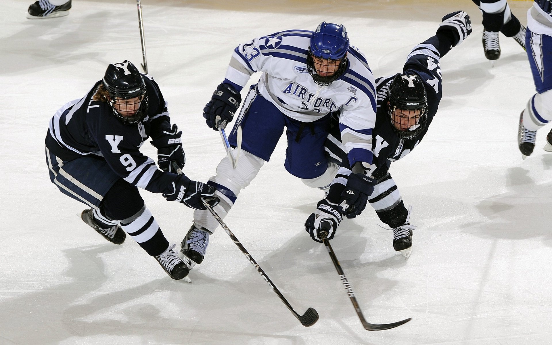 开云体育下载-乔治杀疯了！爆砍35分+三分雨！舞台越大越强，他才是快船真核？